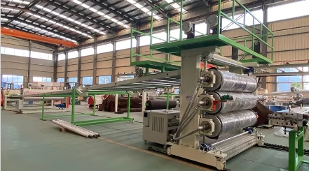 Aplicarea practică a tehnologiei de extrudare de înaltă eficiență și economie de energie în liniile de producție a foilor PS