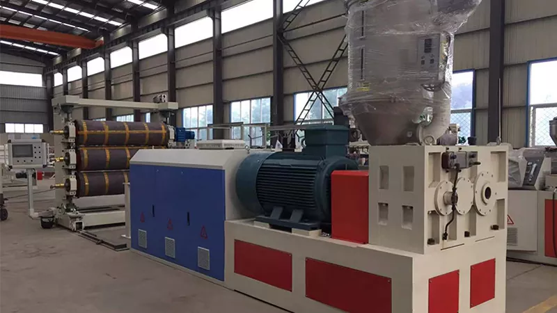 Mașină de cortină moale pentru uși - un instrument de producție modern eficient, inteligent și ecologic