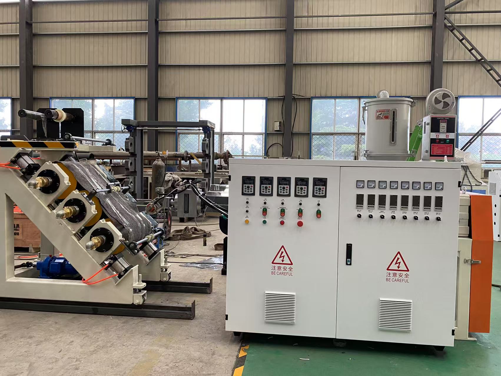 QINGDAO EASTSTAR livrează linie avansată de producție TPE Waterstop către India