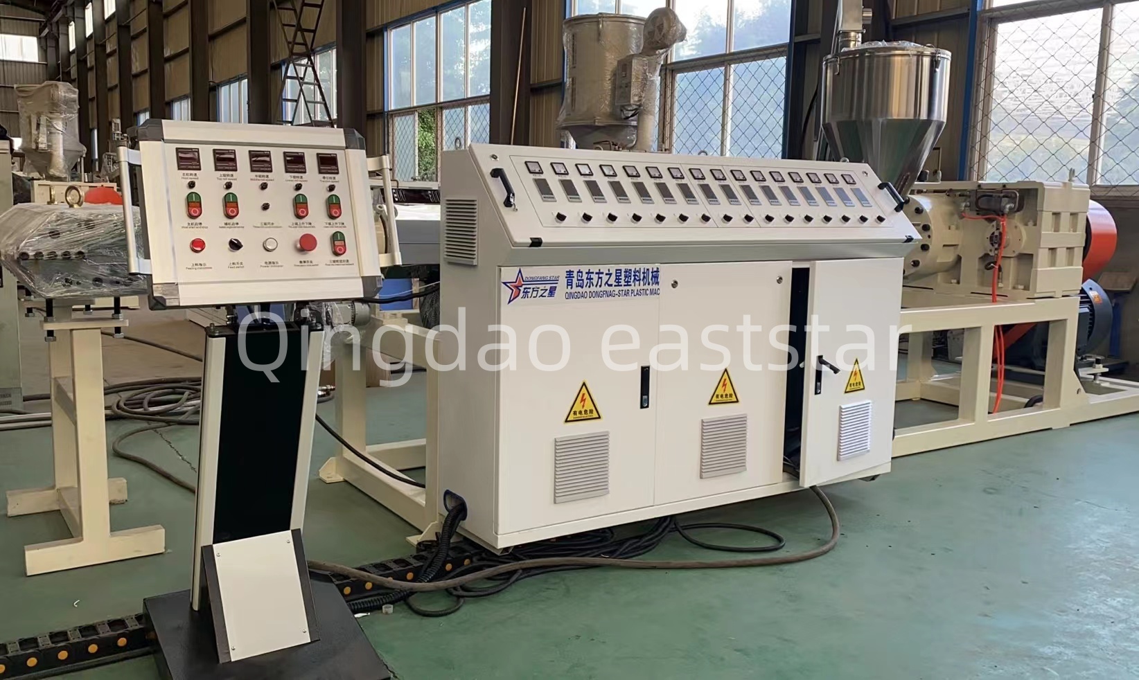 Cum asigură o linie de producție profesională a plăcilor de drenaj PE calitatea sistemelor de drenaj a clădirii?