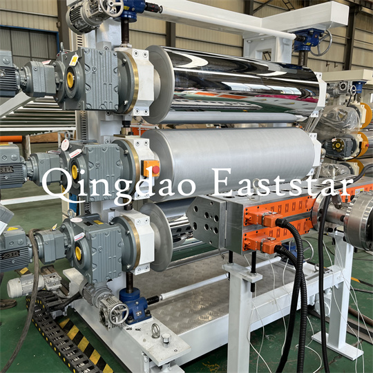 Mașină de format calandru cu trei role